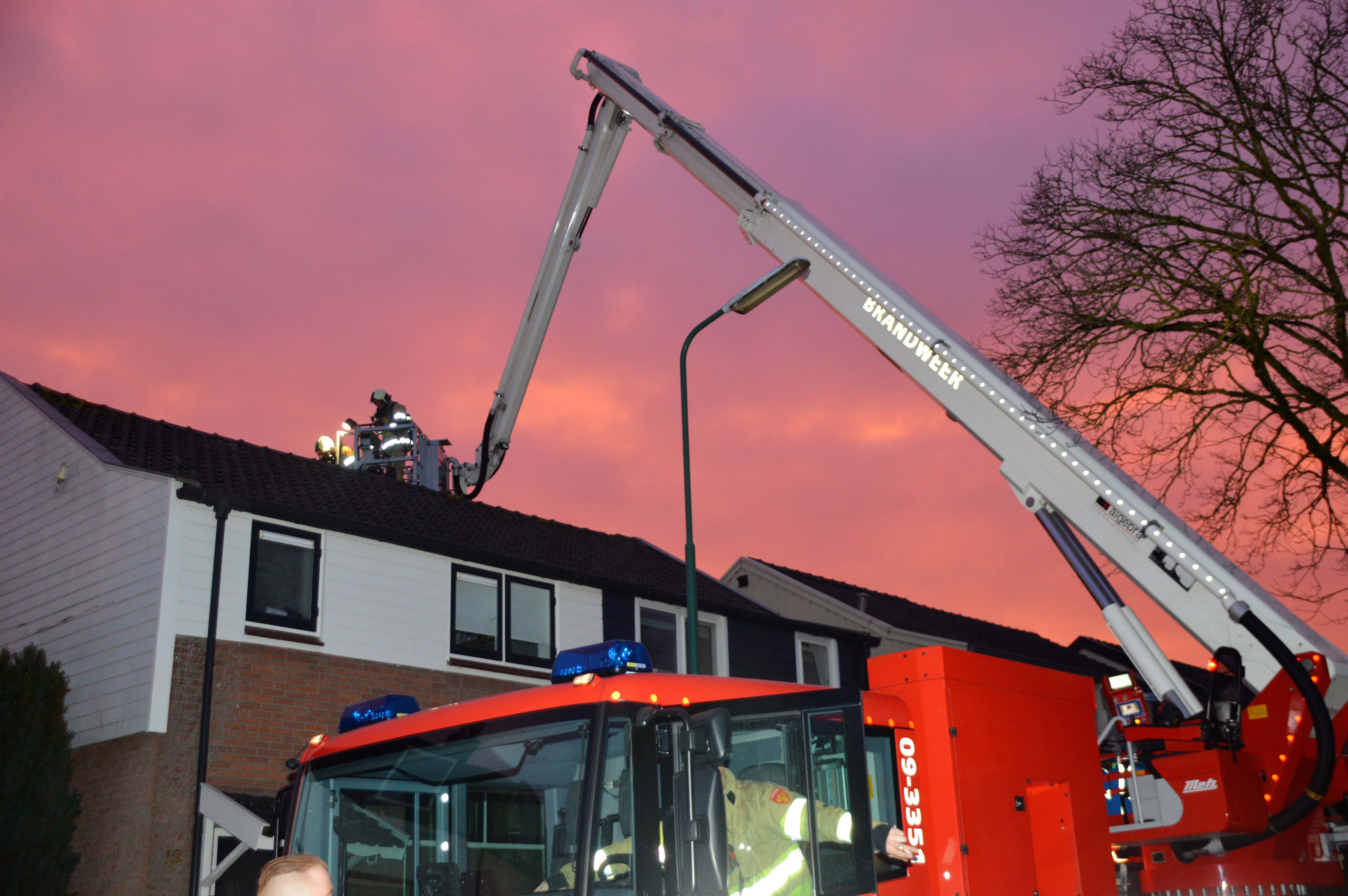 Verstopte kachelpijp oorzaak van schoorsteenbrand