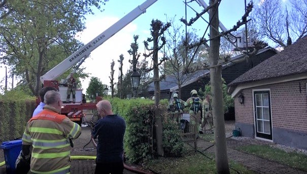 Brandweer voor bijstand naar Eemnes