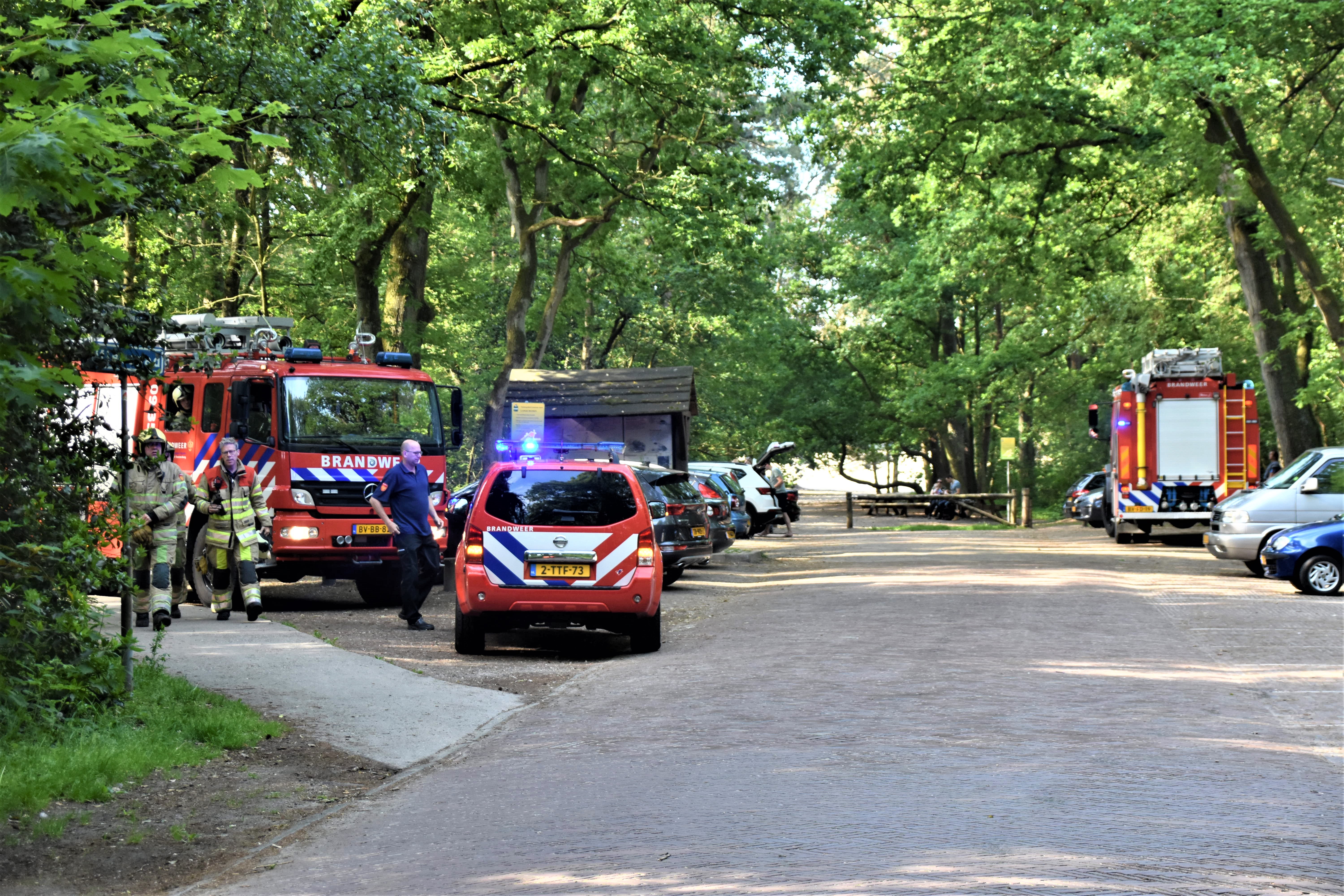 Bosbrand is nasmeulend kampvuur