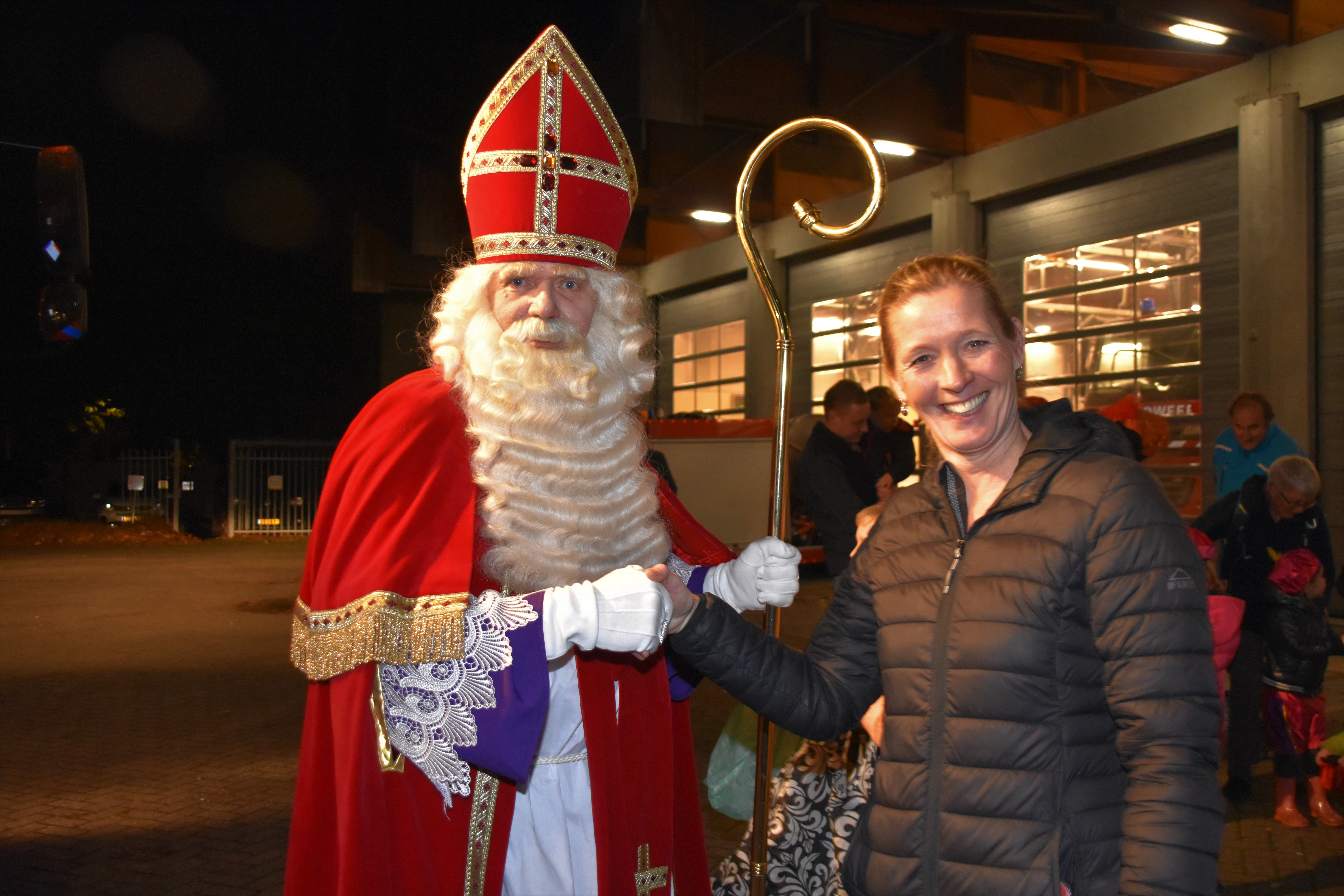 Sinterklaas vergeet de brandweer niet