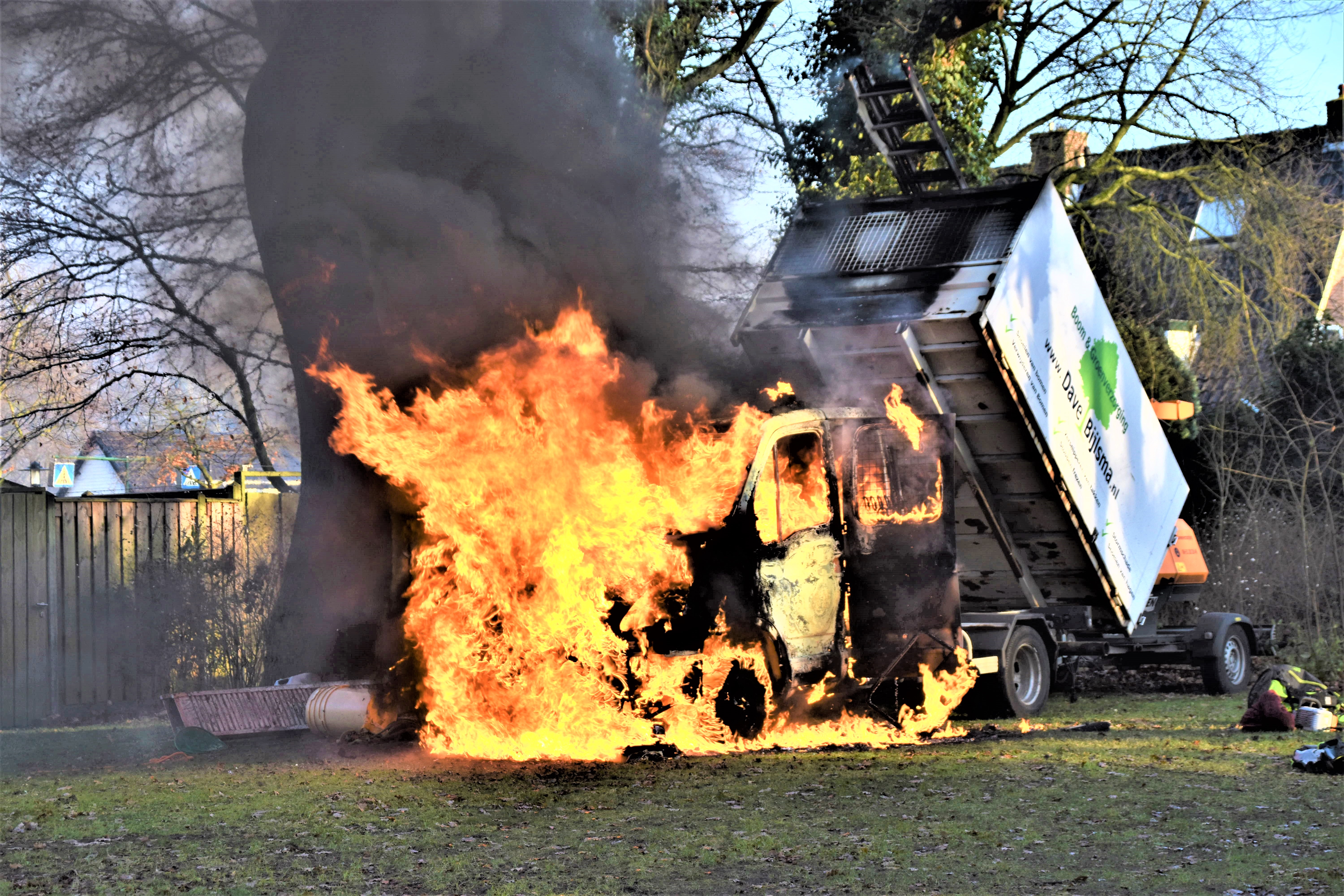 Cabine vrachtwagen uitgebrand