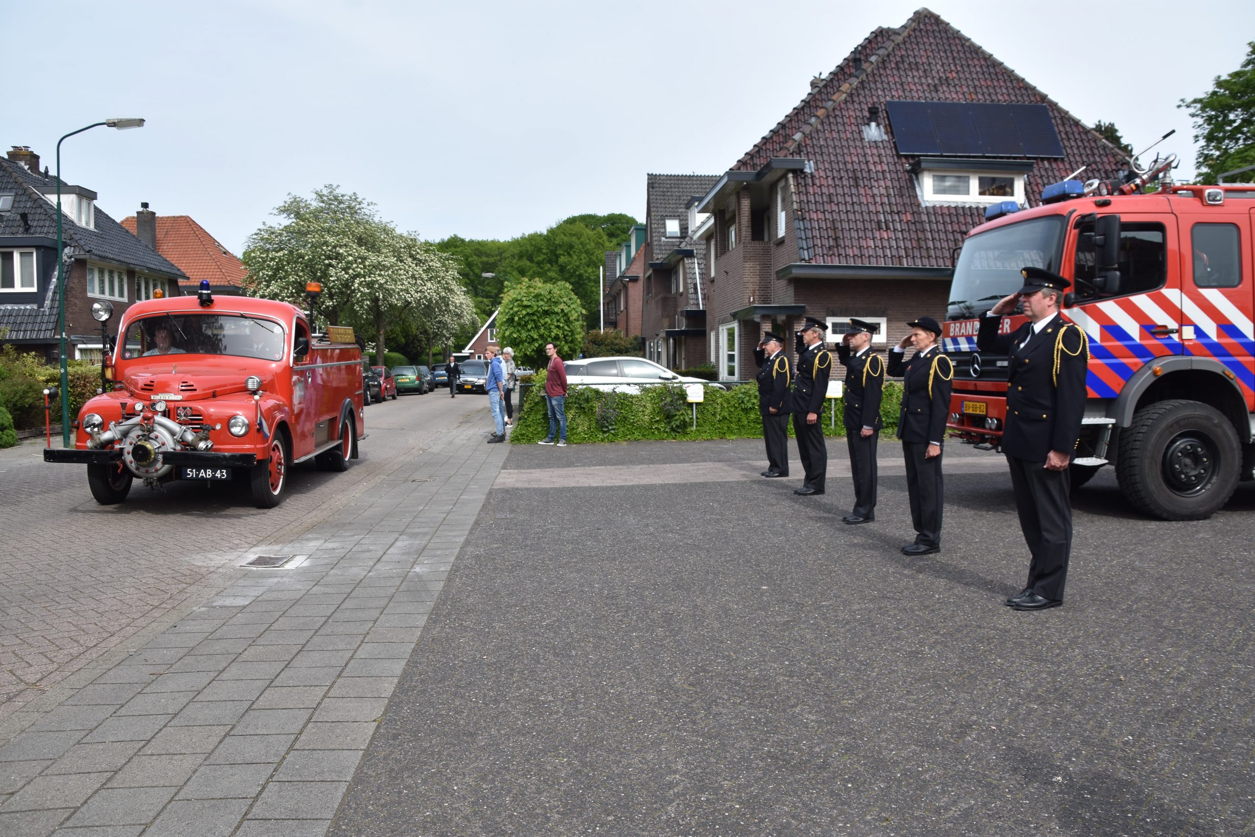 Laatste groet van brandweer aan Anton Verdegaal