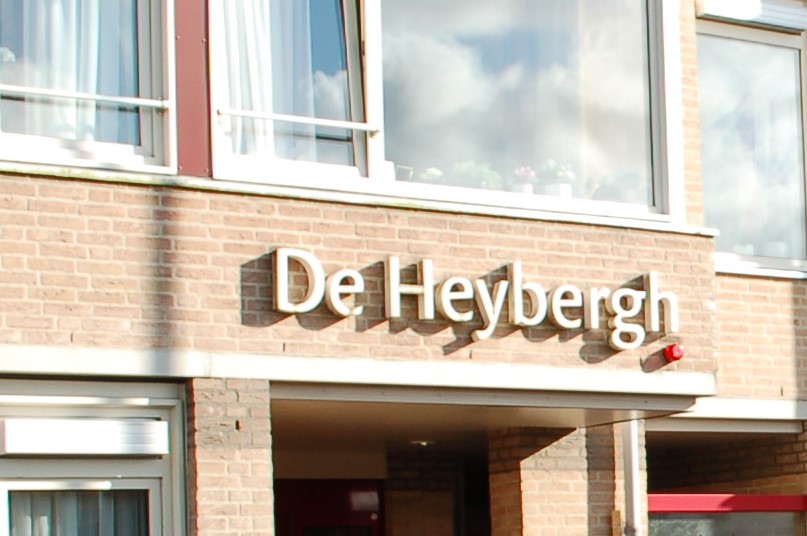 Bewoner Heybergh naar ziekenhuis na inademen rook
