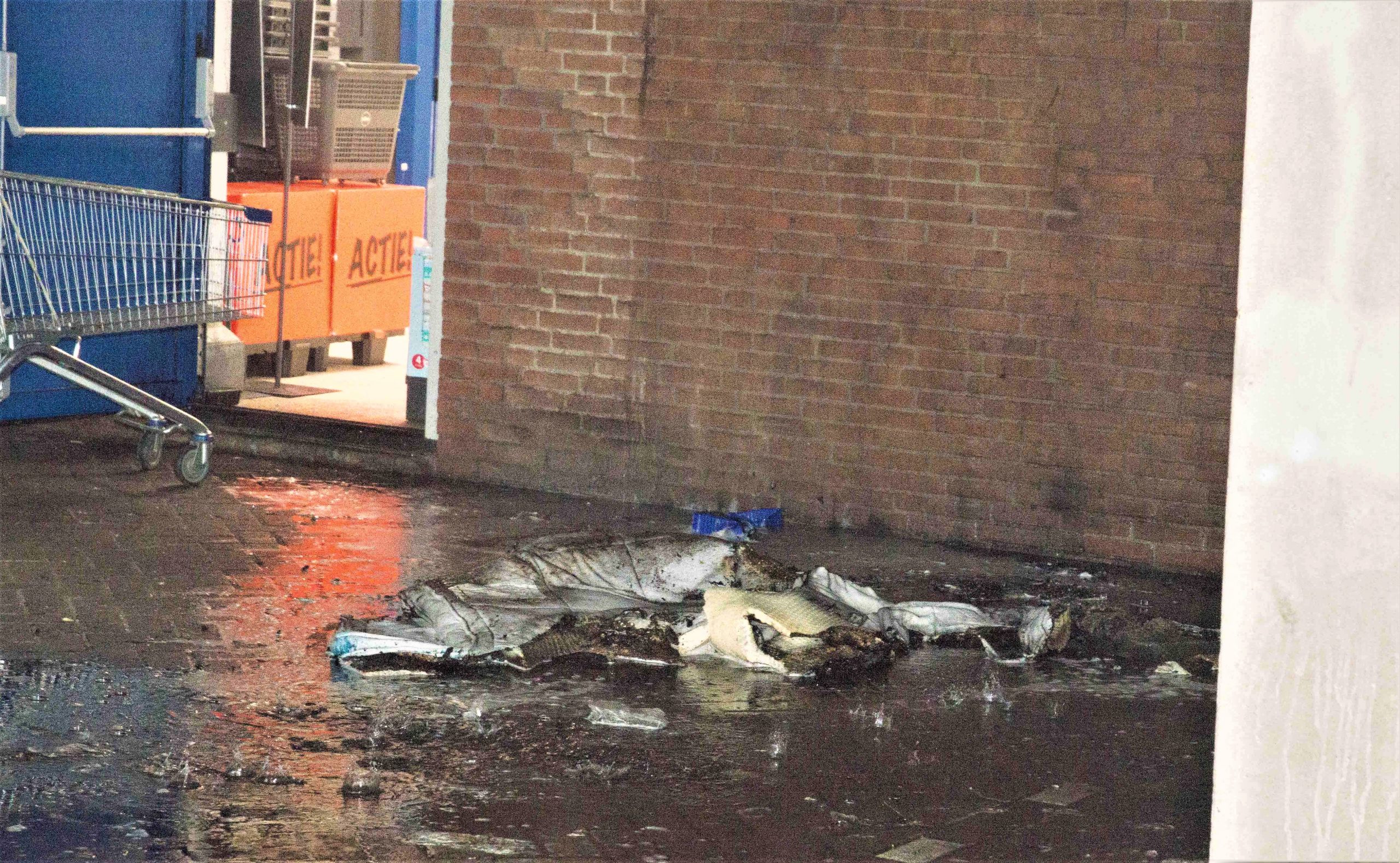 Brandende matras aangezien voor gebouwbrand