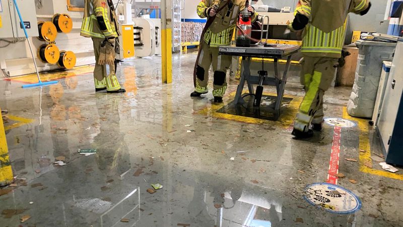 Gesprongen leiding houdt brandweer lang bezig