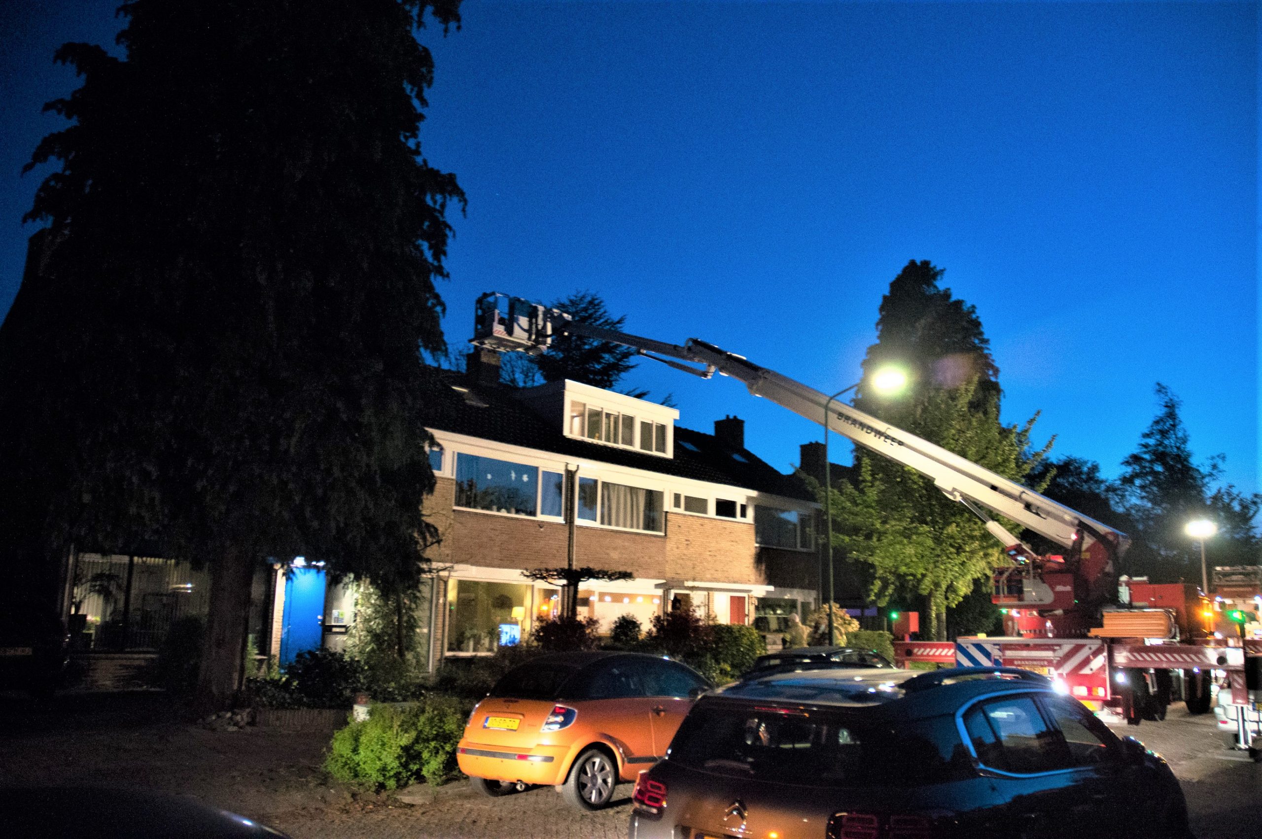 Schoorsteenbrand snel onder controle