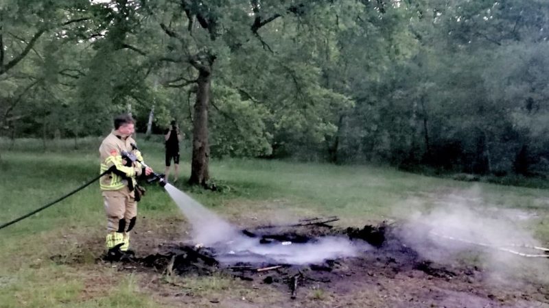 Kampvuur niet goed uitgemaakt en bijstand Baarn