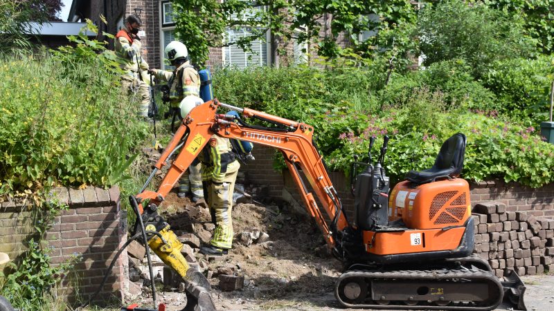 Graafmachine stoot gasleiding lek