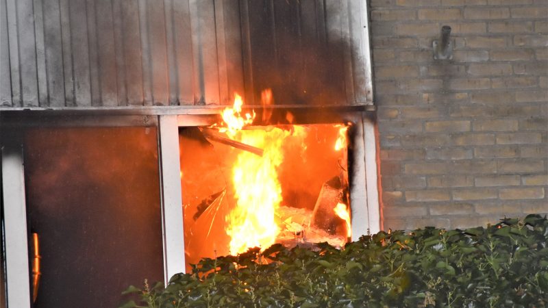 Bewoner naar ziekenhuis na keukenbrand
