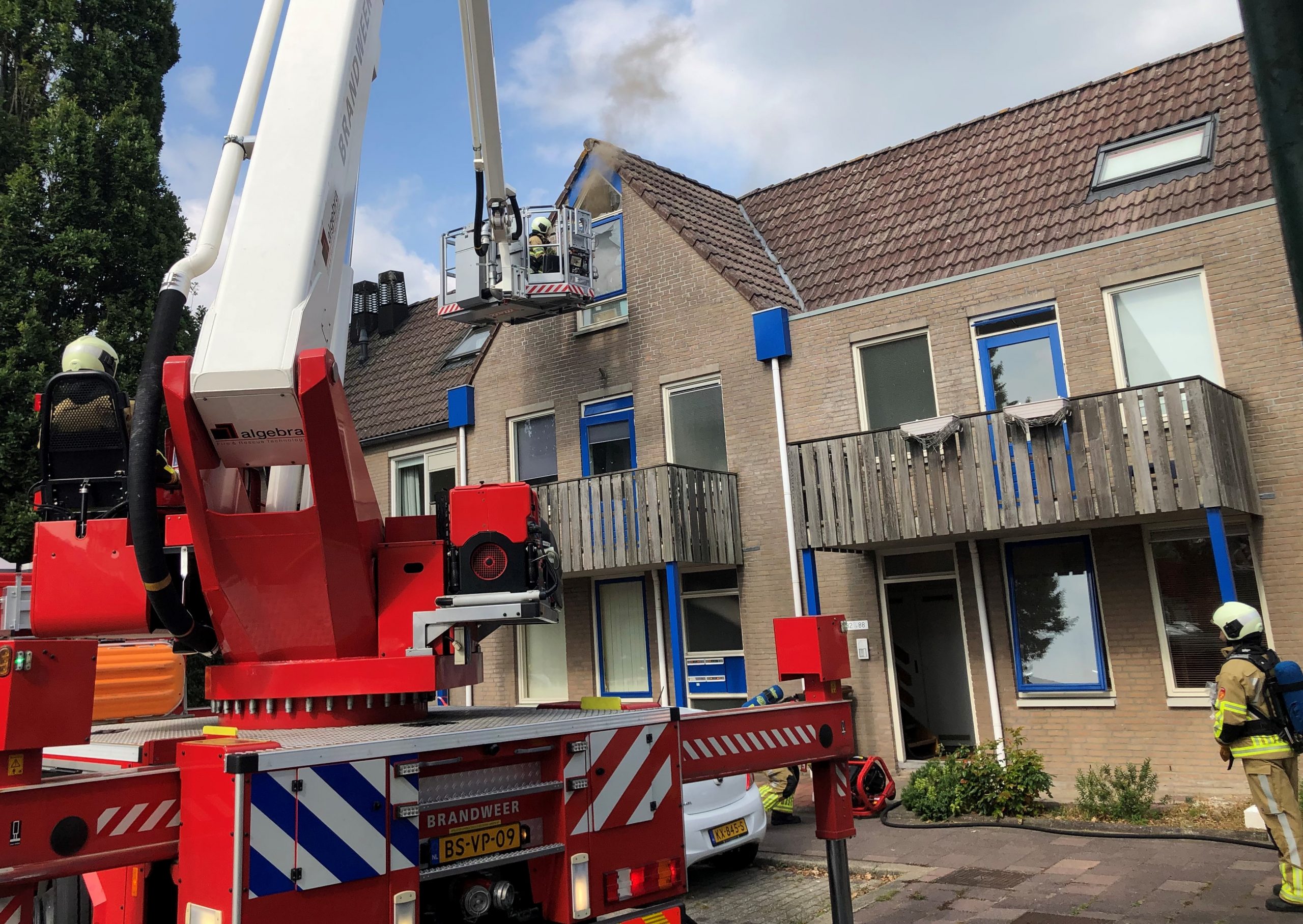 Veel rook bij slaapkamerbrand