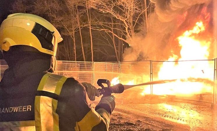 Buitenbrand in plastic buizen