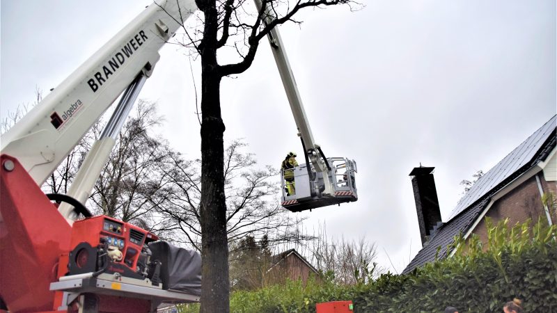 Aanslag harde wind op zonnepaneel