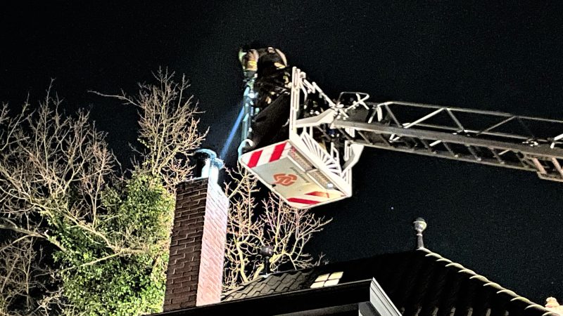 Schoorsteen geveegd na brandmelding