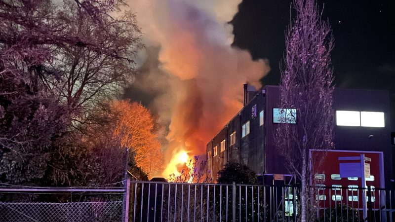Zeer grote bedrijfsbrand aan Belvédèreweg