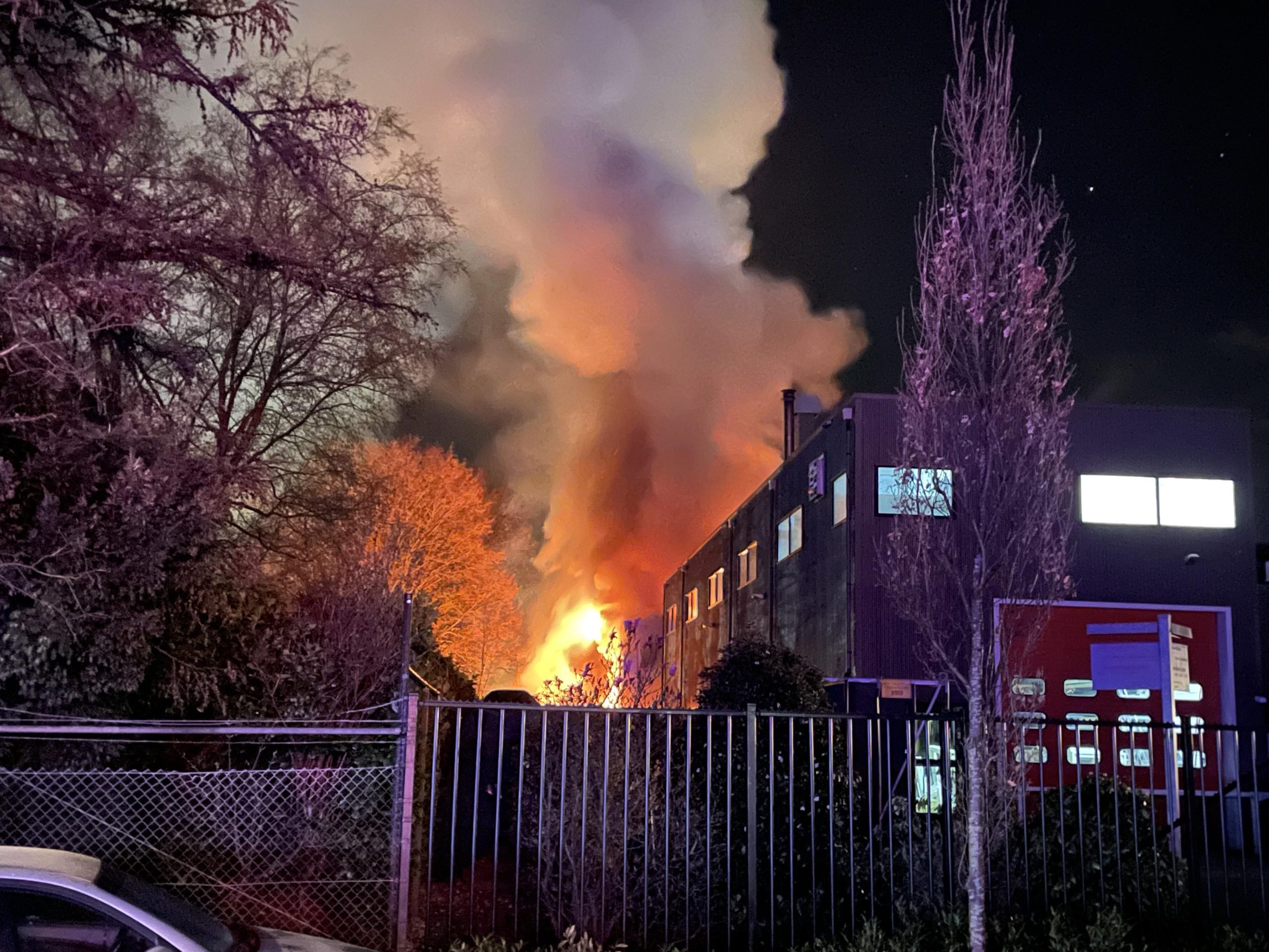 Zeer grote bedrijfsbrand aan Belvédèreweg