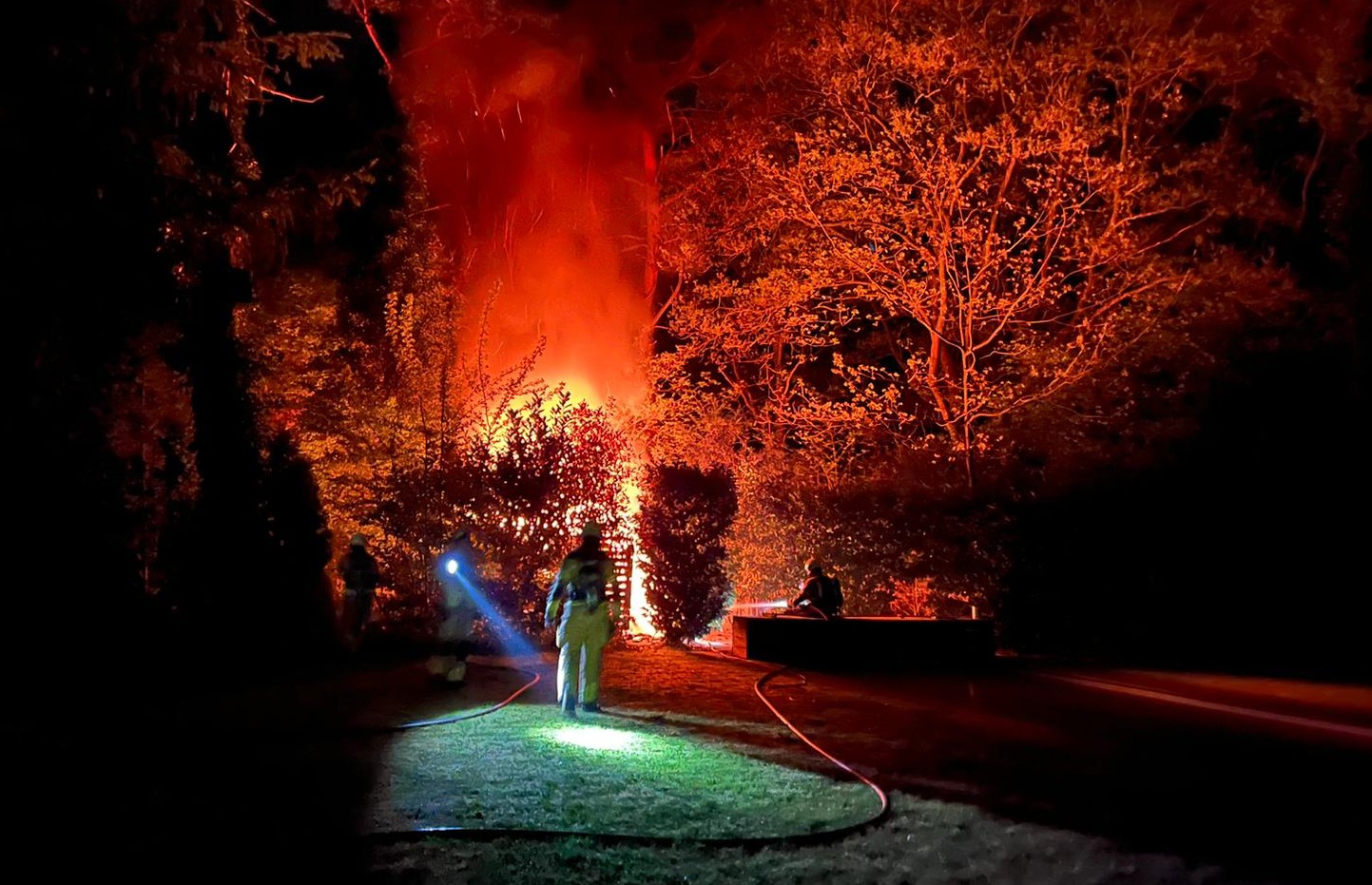 Brand in berging bij zwembad