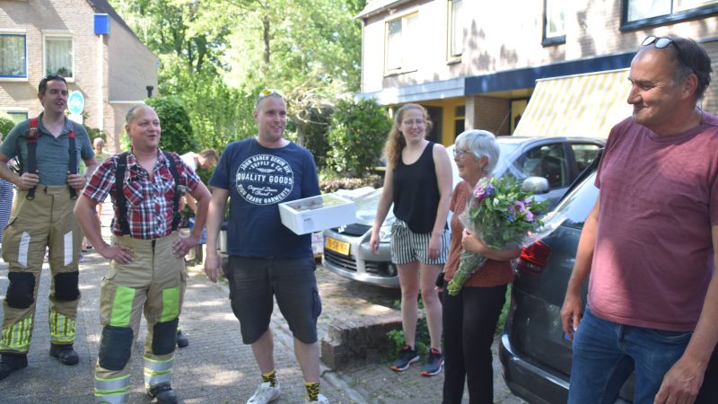 Jubilaris Ton Kraaikamp gehuldigd. De brandweer is geen Baywatch…