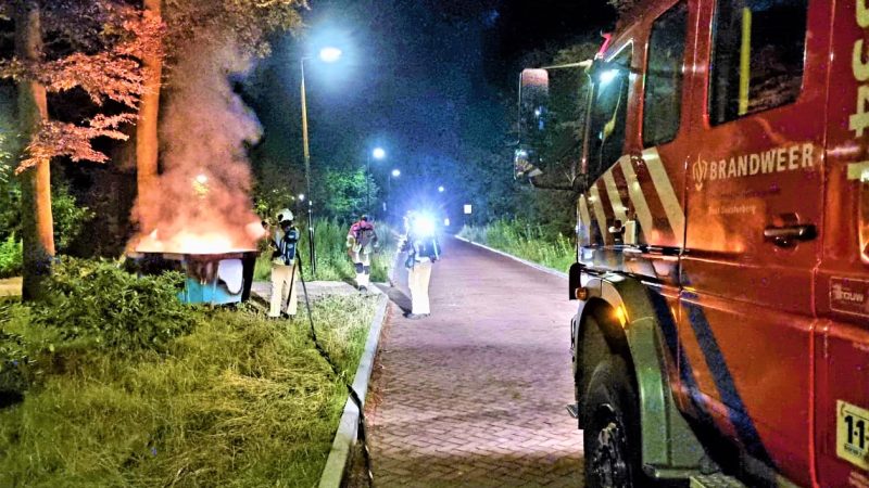 Inhoud bouwcontainer in brand