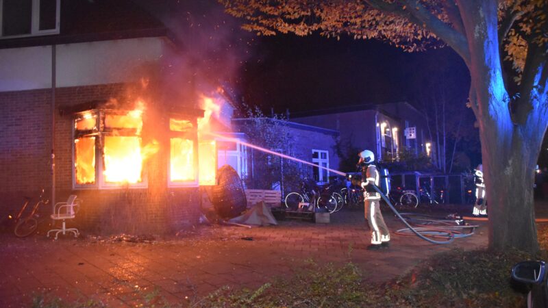 Uitslaande brand in kamerverhuurbedrijf