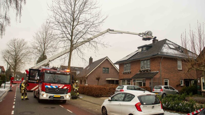 Brandweer gebruikt zout bij schoorsteenbrand