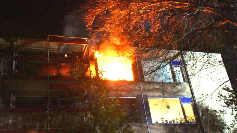 Geen slachtoffers bij uitslaande flatbrand