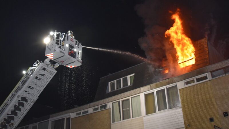 Brand verwoest tussenwoning