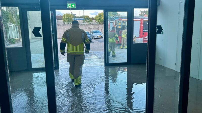 Koppeling waterleiding schiet los: verzorgingstehuis blank